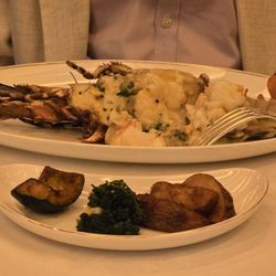 雅谷餐廳 - Australian Lobster Thermidor (half piece), Beef Mignon (hidden by Lobster at this angle), with Green Peppercorn Sauce