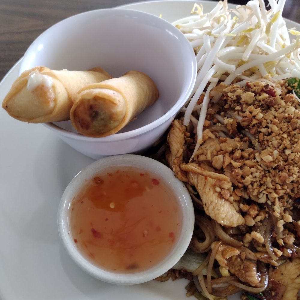 Thai Cafe - Fried cheese roll and fried spring roll? With sauce - Thai Near Me - San Antonio, Texas Thai Cafe - Fried cheese roll and fried spring roll? With sauce - Thai Near Me - San Antonio, Texas