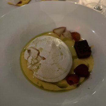 Willies Modern Fare - This was some kind of weird dessert that was virtually flavorless. - Modern European Near Me - Rancho Mirage, California Willies Modern Fare - This was some kind of weird dessert that was virtually flavorless. - Modern European Near Me - Rancho Mirage, California