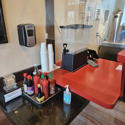 Bun Me! - Water area and sauces