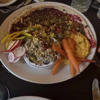 Almond Restaurant - The gorgeous Mezi platter - New American Near Me - Bridgehampton, New York