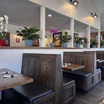 Las Palomas Mexican Grill - Dining area - Mexican Near Me - Overland Park, Kansas