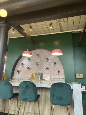 Petit Poutinerie by null