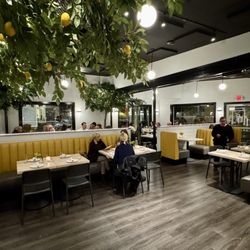 Char & Lemon - Interior