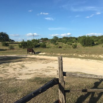 Country Cabins B & B - Bed & Breakfast Near Me - Hye, Texas
