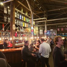 A busy night at 7 Seas