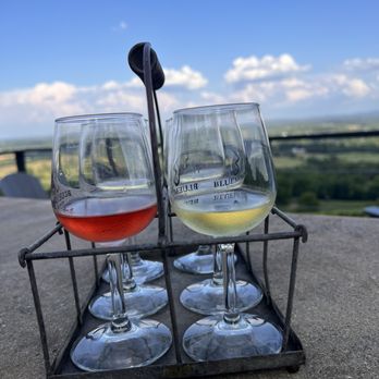 Bluemont Vineyard - White flight - Venues & Event Spaces Near Me - Bluemont, Virginia