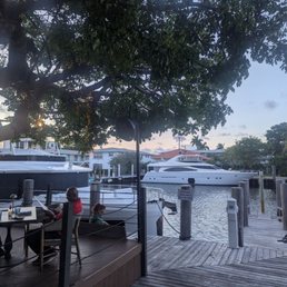 Outside ambiance