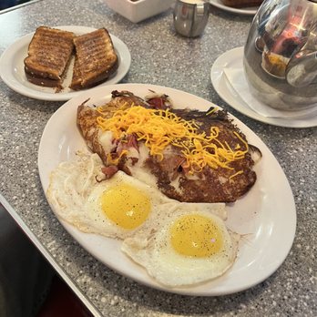 Rockin' Robyn's Diner - Hash and eggs - Breakfast & Brunch Near Me - Edmonton, Alberta Rockin' Robyn's Diner - Hash and eggs - Breakfast & Brunch Near Me - Edmonton, Alberta
