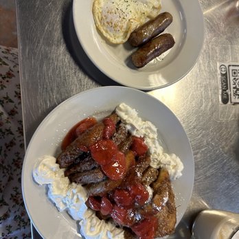Jamie's Cafe - Deep-Fried Strawberry French Toast Special - Cafes Near Me - Elk Grove, California