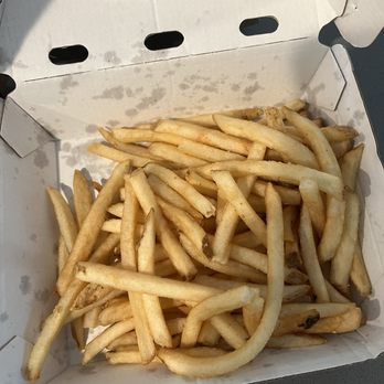 Buffalo Wild Wings - Very small serving of fries for 20 wings - Chicken Wings Near Me - San Antonio, Texas