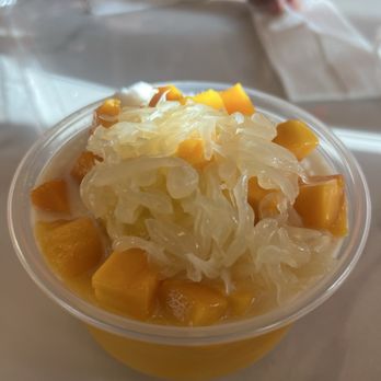 Mango World - My favorite pomelo and mango with sago! - Desserts Near Me - Las Vegas, Nevada Mango World - My favorite pomelo and mango with sago! - Desserts Near Me - Las Vegas, Nevada