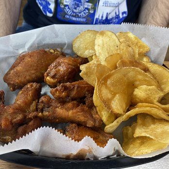 Hurricane Janes - Buffalo wings and homemade chips - Bars Near Me - Liberty, North Carolina Hurricane Janes - Buffalo wings and homemade chips - Bars Near Me - Liberty, North Carolina