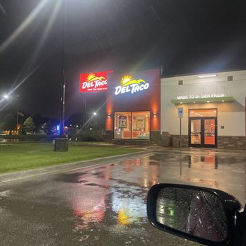 Del Taco - a view of the outside of a del taco restaurant - New Mexican Cuisine Near Me - Allen Park, Michigan Del Taco - a view of the outside of a del taco restaurant - New Mexican Cuisine Near Me - Allen Park, Michigan