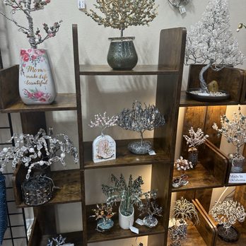 Painted Tree Boutiques - Tulsa - Personal Shopping Near Me - Tulsa, Oklahoma