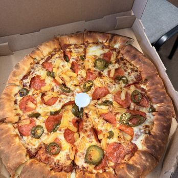 Round Table Pizza - Stuffed crust (yes, pineapple belongs on pizza) - Pizza Near Me - Jurupa Valley, California Round Table Pizza - Stuffed crust (yes, pineapple belongs on pizza) - Pizza Near Me - Jurupa Valley, California