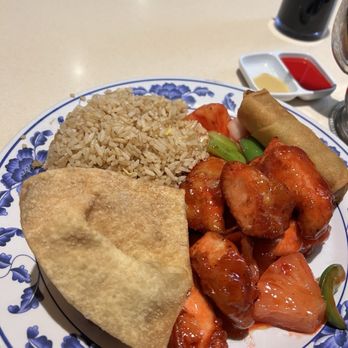 Dragon House - Sweet & Sour Chicken Lunch Special - Chinese Near Me - Moreno Valley, California