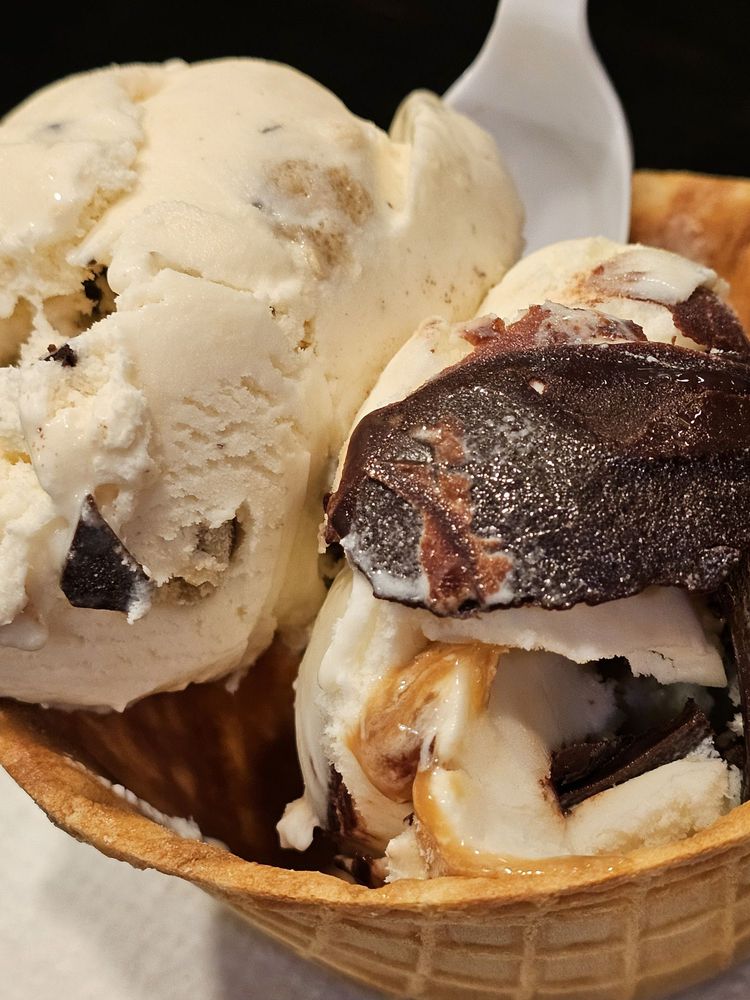 WAFFLE CONE ICE CREAM & COFFEE SHOP Updated September 2024 44