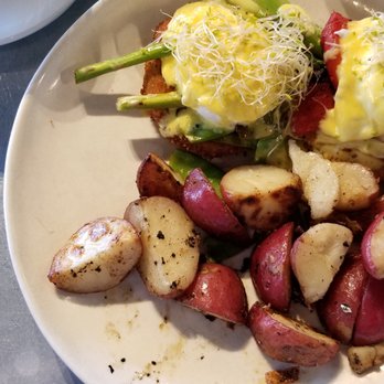 Toast - Vegetarian Eggs Benedict - so good! - Breakfast & Brunch Near Me - Temecula, California
