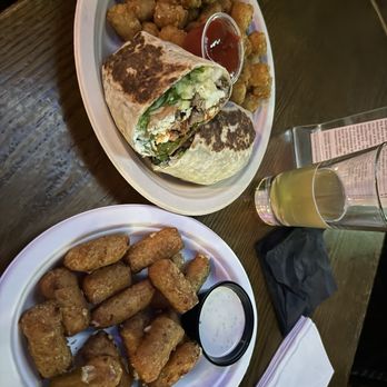 Sully's House - Lamb Wrap and Fried Mac & Cheese - Sports Bars Near Me - Chicago, Illinois