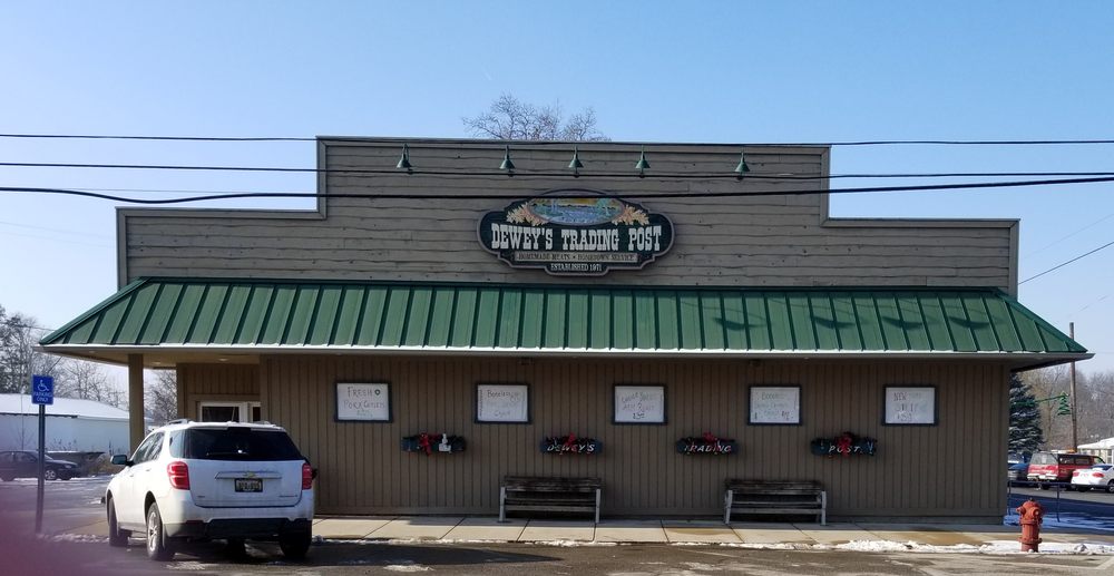 DEWEYS TRADING POST Updated September 2024 12 Photos 104 S Maple