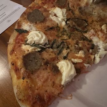 Black Shamrock Tavern - Probably the best pizza pizza ever eaten in my life - Irish Pub Near Me - Honolulu, Hawaii
