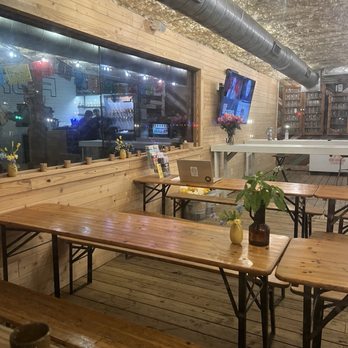 12 Fox Beer - Brewpubs Near Me - Dripping Springs, Texas