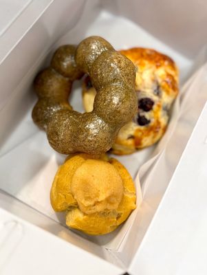 Liliha Bakery by null
