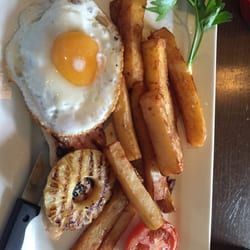 Chevin Inn - Gammon, egg, pineapple and chunky chips