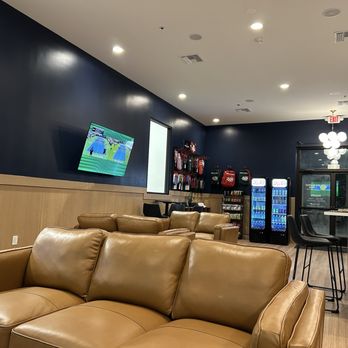 Paddle Lands - Lobby - Pickleball Near Me - Jacksonville, Florida