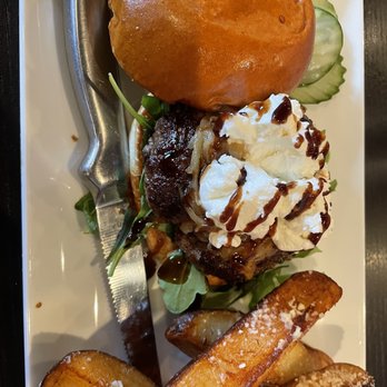 Chill Kitchen & Bar - Grass Fed burger - Desserts Near Me - Marlborough, Massachusetts