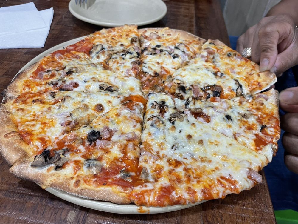 PIZZA Y PASTA Updated July 2024 89 Photos & 22 Reviews Avenida de