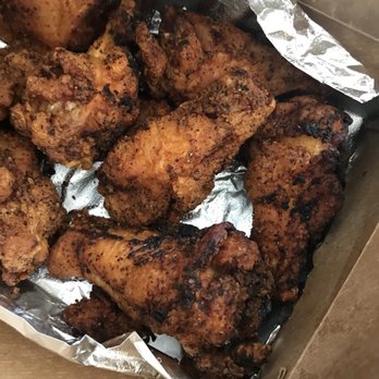 5000 Pies - Chicken wings were good, the sauces were basic. - Pizza Near Me - Long Beach, California