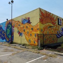7-Eleven - Continuous mural, north wall.