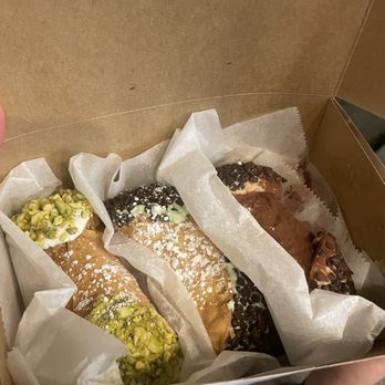 Mike's Pastry - Pistachio Cannoli Espresso Cannoli and mint chip cannoli - Bakeries Near Me - Boston, Massachusetts Mike's Pastry - Pistachio Cannoli Espresso Cannoli and mint chip cannoli - Bakeries Near Me - Boston, Massachusetts