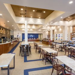 Ghirardelli Ice Cream & Chocolate Shop - Indoor dining area