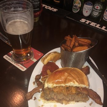 Burger District  - Burgers Near Me - Arlington, Virginia