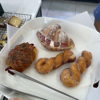 Tous Les Jours - Bakeries Near Me - Pittsburgh, Pennsylvania Tous Les Jours - Bakeries Near Me - Pittsburgh, Pennsylvania