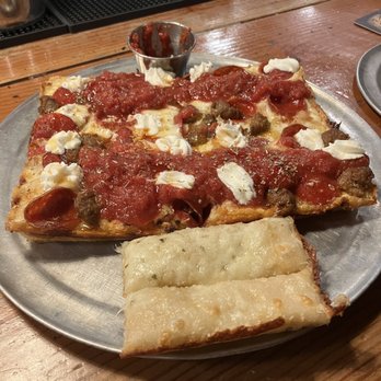 Via 313 Pizza - Awesome pizza - Pizza Near Me - Austin, Texas