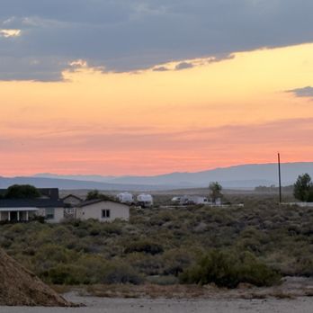 Sawdust Alpacas - Beautiful sunset - Attraction Farms Near Me - Fallon, Nevada Sawdust Alpacas - Beautiful sunset - Attraction Farms Near Me - Fallon, Nevada