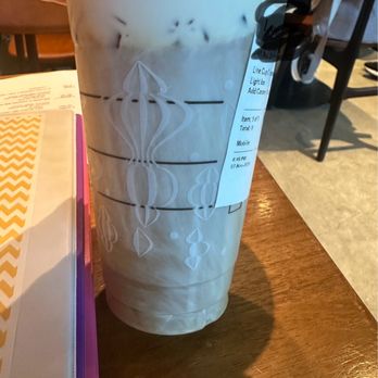 Starbucks - Nondairy Salted Caramel Cream Cold Brew No caramel lined in cup at all - Coffee & Tea Near Me - Miramar, Florida
