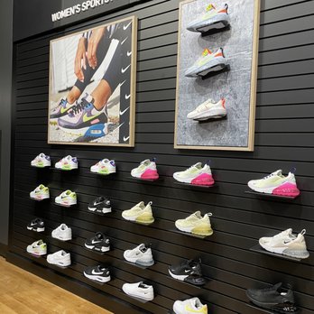 DICK'S Sporting Goods - Sports Wear Near Me - Northridge, California