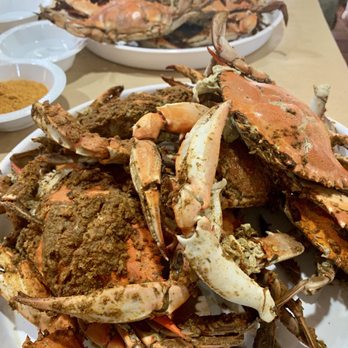 Mike's Bar & Crab House - Large male crabs - Seafood Near Me - Riva, Maryland