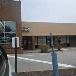 Des Peres License Office DMV - DMV entrance