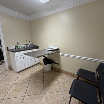 Faulkner Animal Hospital - Exam room - Veterinarians Near Me - Lancaster, South Carolina Faulkner Animal Hospital - Exam room - Veterinarians Near Me - Lancaster, South Carolina