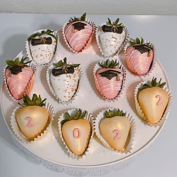Ann’s Sweet Treats - Graduation strawberry dipped chocolate - Desserts Near Me Ann’s Sweet Treats - Graduation strawberry dipped chocolate - Desserts Near Me
