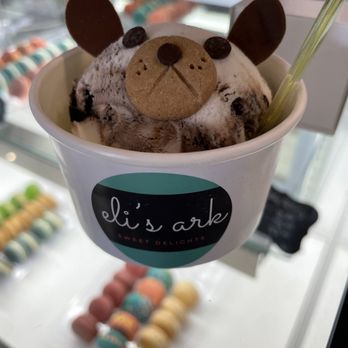 Eli's Ark - Dog (cookies ice cream - it's was just ok) - Gelato Near Me - Chicago, Illinois Eli's Ark - Dog (cookies ice cream - it's was just ok) - Gelato Near Me - Chicago, Illinois