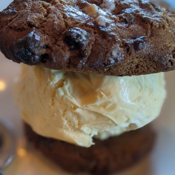 Finneys Crafthouse - Porter Ranch - (burnt) Chocolate Chip Cookie Sandwich - New American Near Me - Porter Ranch, California Finneys Crafthouse - Porter Ranch - (burnt) Chocolate Chip Cookie Sandwich - New American Near Me - Porter Ranch, California