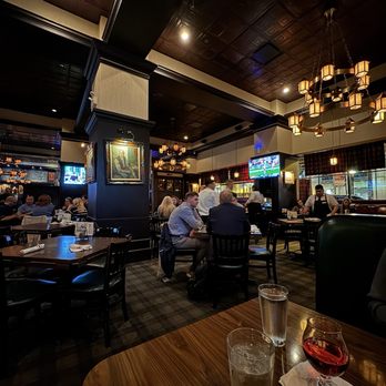 Miller's Pub - Seating area - American Near Me - Chicago, Illinois Miller's Pub - Seating area - American Near Me - Chicago, Illinois