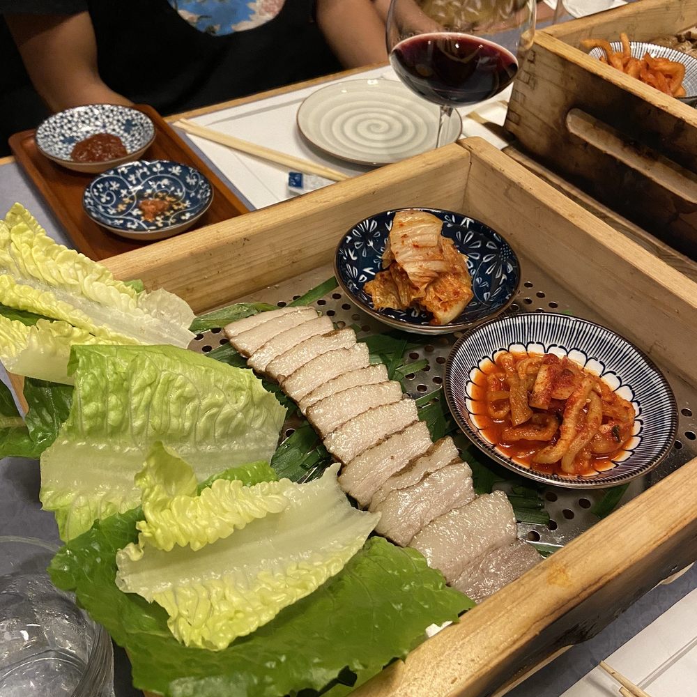 Golden pig - Steamed pork - Korean Near Me - Honolulu, Hawaii